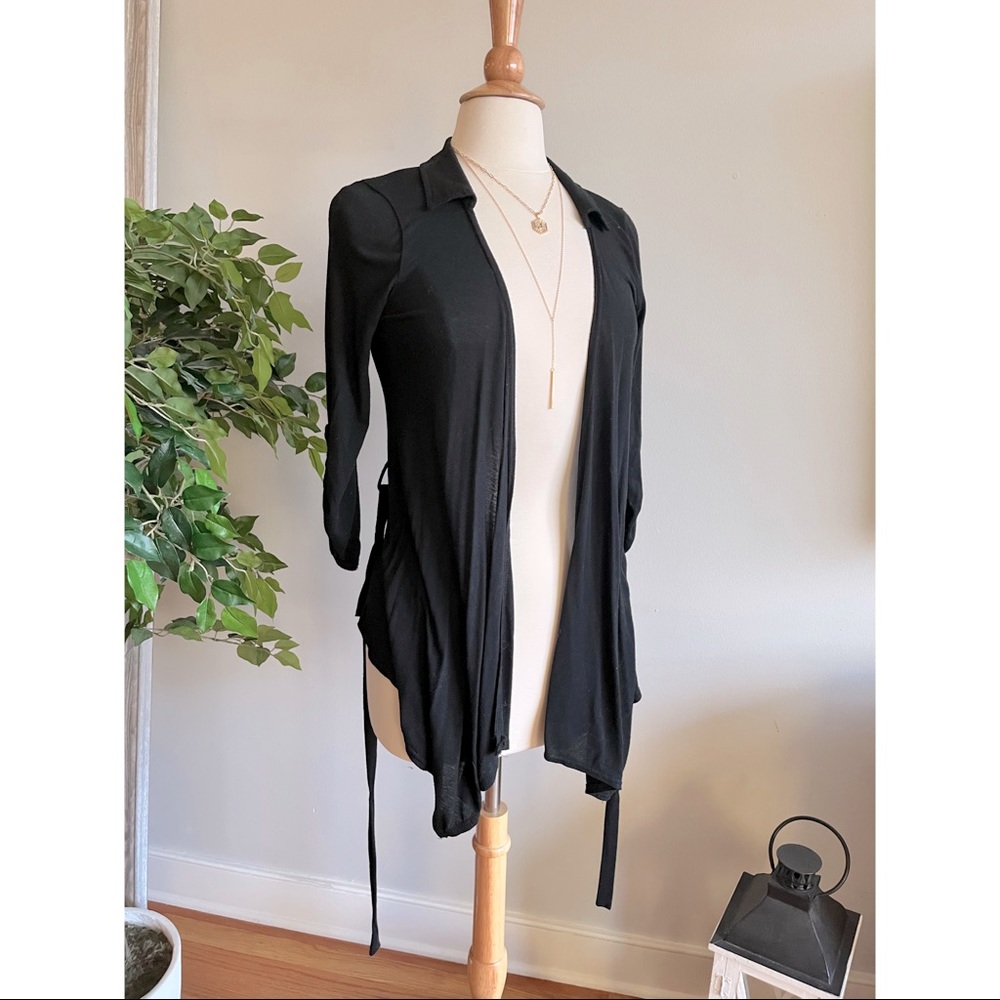 EUC forever 21 black collard thin cardigan